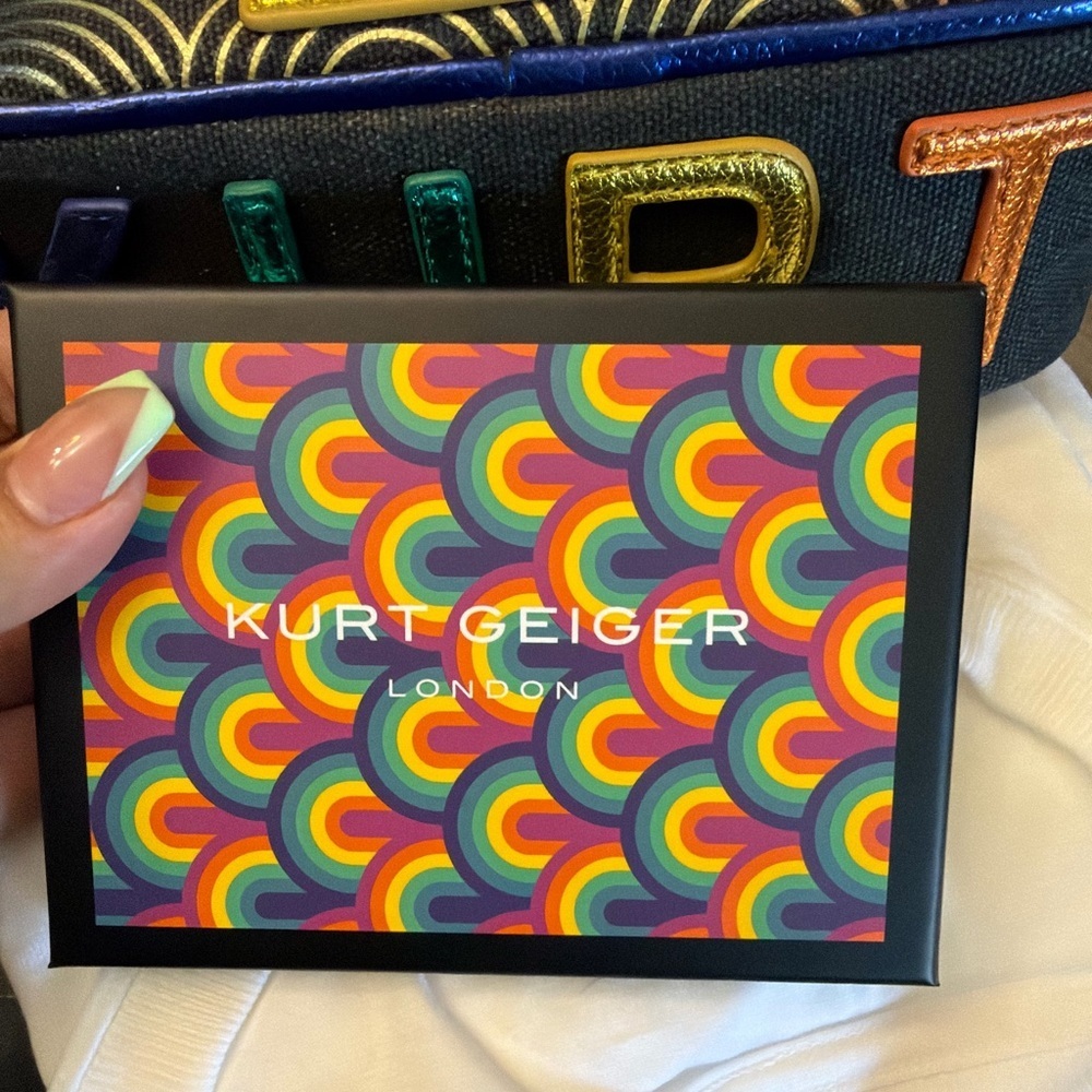 Kurt Geiger 🌈🌈Multicolor Wave Pattern Box🌈🌈 - Picture 4 of 7